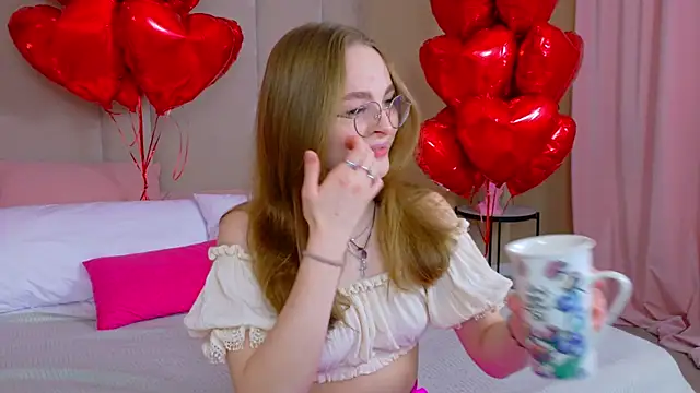 Snapshot of MadisonSmitt chatting on 02.15.26 MadisonSmitt online show from 02.15.26