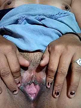 Snapshot of Hot_kamla chatting on 11.13.25 Hot kamla online show from 11.13.25