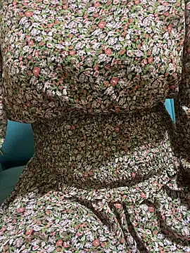 Snapshot of Molatane0 chatting on 11.12.25 Molatane0 online show from 11.12.25