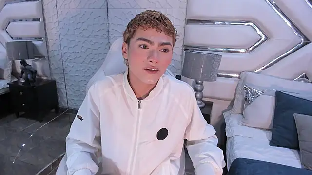 Snapshot of JacobRusso chatting on 01.18.26 JacobRusso online show from 01.18.26