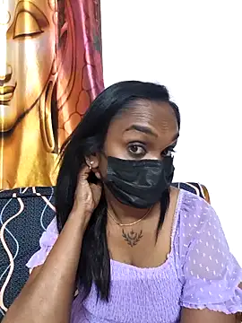 Snapshot of Dharshini98 chatting on 11.21.25 Dharshini98 online show from 11.21.25