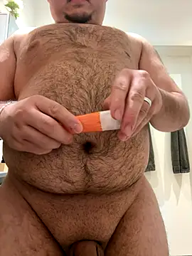 latina w19 online show from 11.19.25