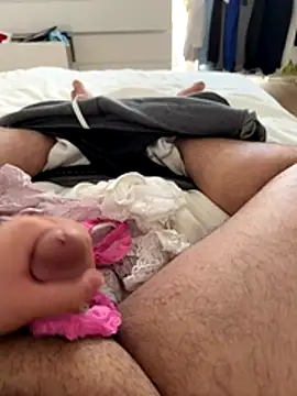 latina w19 online show from 11.22.25