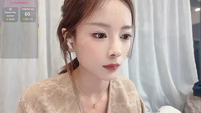 Snapshot of Butterbear chatting on 11.19.25 Butterbear online show from 11.19.25