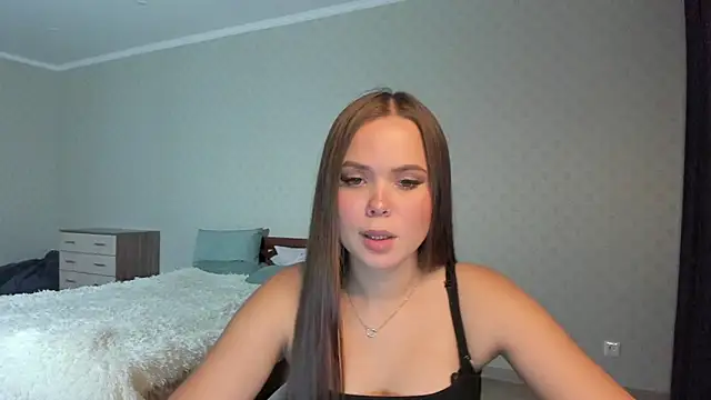 Snapshot of Kira_love_81 chatting on 11.22.25 Kira love 81 online show from 11.22.25