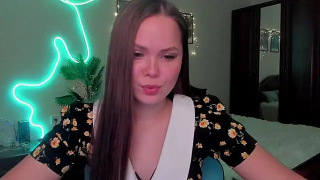 Snapshot of Kira_love_81 chatting on 02.24.26 Kira love 81 online show from 02.24.26