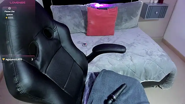 Snapshot of conny_tanakaa chatting on 11.30.25 conny tanakaa online show from 11.30.25