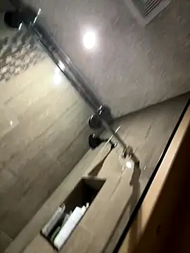 Snapshot of mikeyy003 chatting on 11.12.25 mikeyy003 online show from 11.12.25