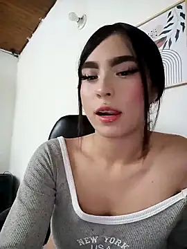 Snapshot of Irina_Fernandez chatting on 11.13.25 Irina Fernandez online show from 11.13.25