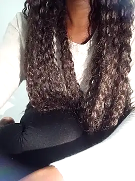 Snapshot of mirna96 chatting on 11.17.25 mirna96 online show from 11.17.25