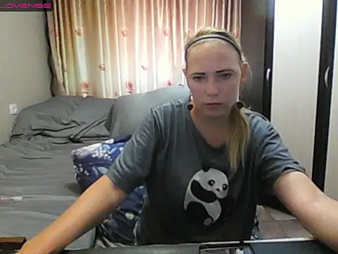 Snapshot of JenniDeep chatting on 07.05.26 JenniDeep online show from 07.05.26