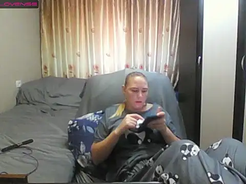 Snapshot of JenniDeep chatting on 07.23.26 JenniDeep online show from 07.23.26