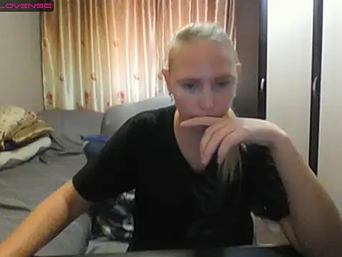 Snapshot of JenniDeep chatting on 08.08.26 JenniDeep online show from 08.08.26