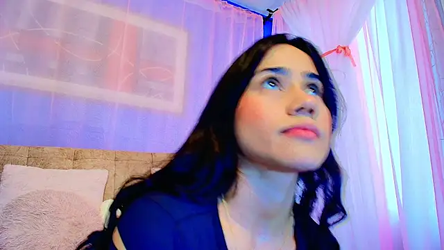 Snapshot of lizzy_kane chatting on 05.02.26 lizzy kane online show from 05.02.26