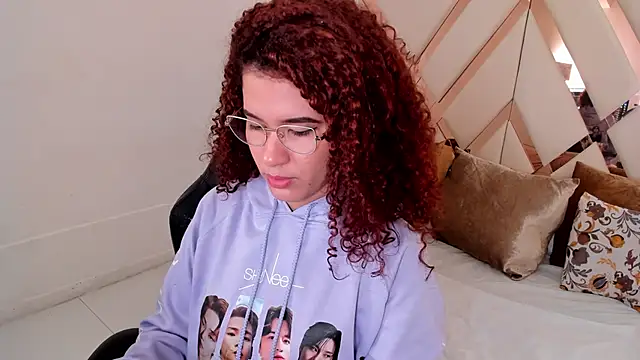 Snapshot of avrilwaynee chatting on 01.07.26 avrilwaynee online show from 01.07.26