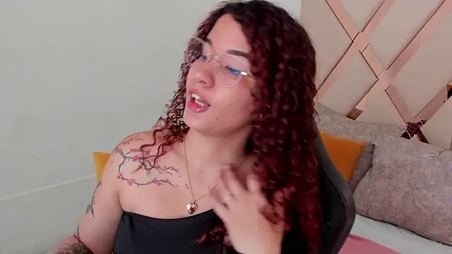 Snapshot of avrilwaynee chatting on 03.04.26 avrilwaynee online show from 03.04.26