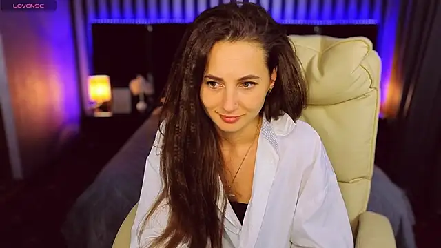 LayllaStarr online show from 11.20.25