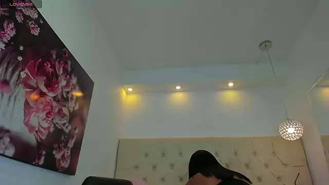 Snapshot of anna_jules chatting on 11.23.25 anna jules online show from 11.23.25