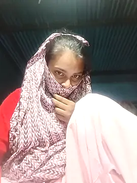 Snapshot of Sweety-rani chatting on 11.13.25 Sweety-rani online show from 11.13.25