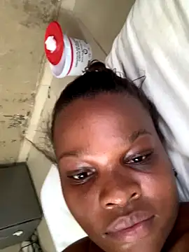 Snapshot of HoarseStereo chatting on 11.13.25 HoarseStereo online show from 11.13.25