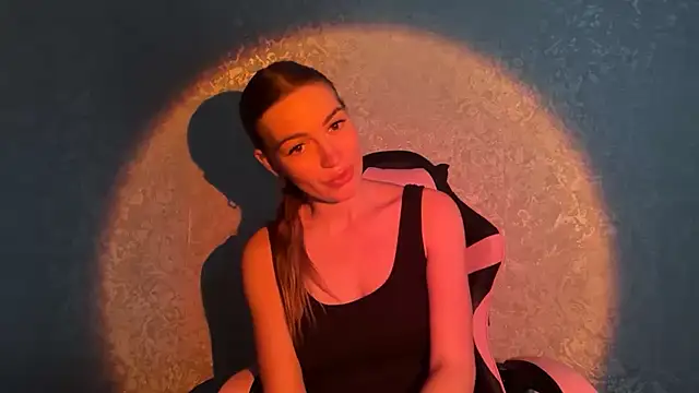 Snapshot of lisababy_a chatting on 11.17.25 lisababy a online show from 11.17.25