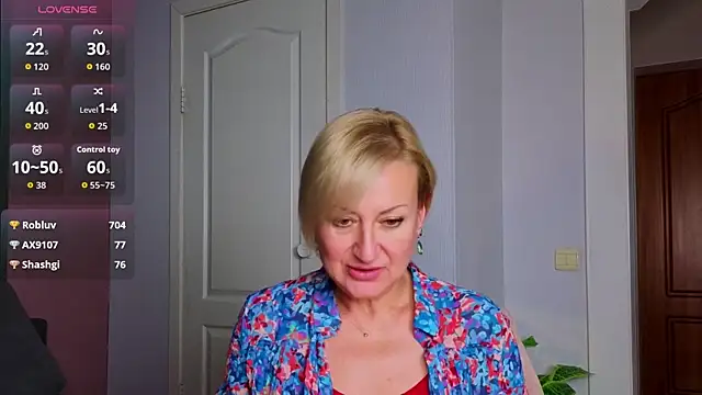 Snapshot of JessyMor chatting on 11.14.25 JessyMor online show from 11.14.25