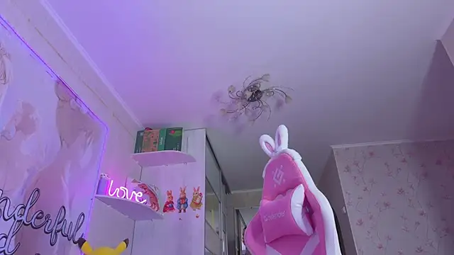 CheekySashaCharm online show from 04.04.26