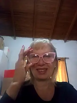 SexyMilf1211 online show from 04.09.26