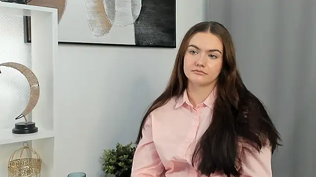 Snapshot of LoraGeraghty chatting on 11.14.25 LoraGeraghty online show from 11.14.25