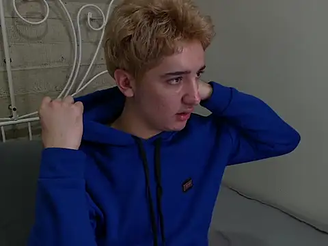 Snapshot of LucasFinister chatting on 11.18.25 LucasFinister online show from 11.18.25