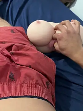 Snapshot of useedm chatting on 11.13.25 useedm online show from 11.13.25