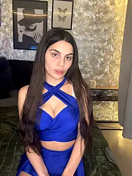 Snapshot of DeineJulia chatting on 11.29.25 DeineJulia online show from 11.29.25