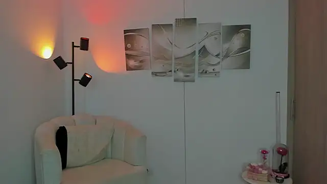 haileyflorez  online show from 02.17.26