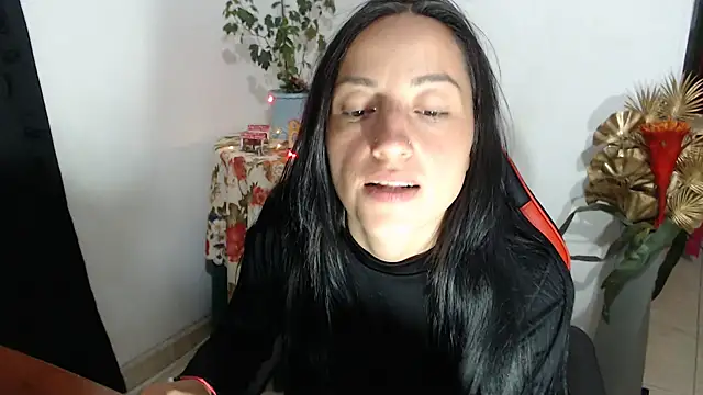 Snapshot of Megan-love2 chatting on 11.15.25 Megan-love2 online show from 11.15.25