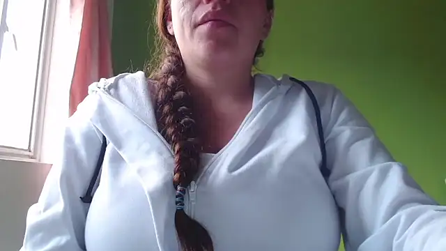 Snapshot of Rouse_hot_ chatting on 05.29.26 Rouse hot online show from 05.29.26