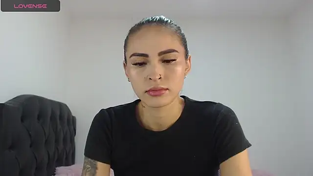 Linda  fiore online show from 12.16.25