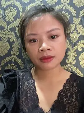 Snapshot of sara-xx chatting on 11.14.25 sara-xx online show from 11.14.25