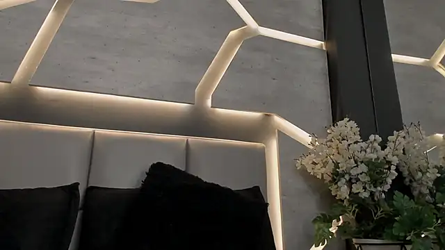 RedFuckDoll online show from 11.17.25