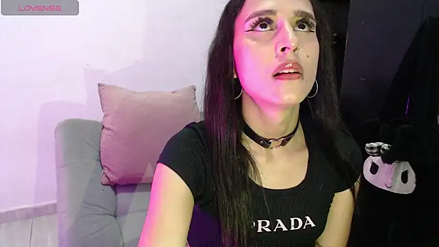 Isabella Hillss online show from 07.17.26