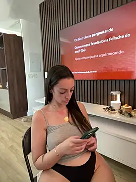 Snapshot of BelleRune chatting on 12.09.24 BelleRune online show from 12.09.24