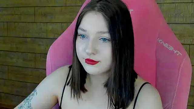 TinnaBurton online show from 02.19.26