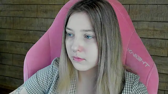 TinnaBurton online show from 03.22.26