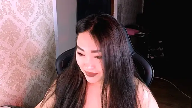 Emma Uilson online show from 05.06.26