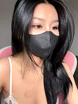 Snapshot of Yangju-u chatting on 11.17.25 Yangju-u online show from 11.17.25