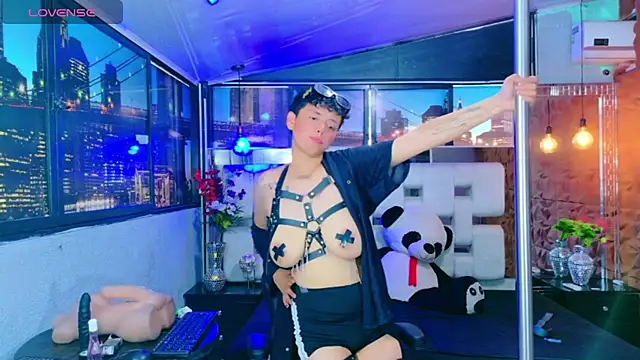 lunabustygirl online show from 11.21.25