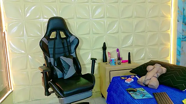 lunabustygirl online show from 03.05.26