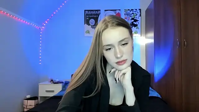 Snapshot of tinyglow chatting on 02.07.26 tinyglow online show from 02.07.26