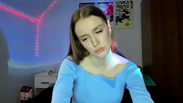 Snapshot of tinyglow chatting on 03.01.26 tinyglow online show from 03.01.26