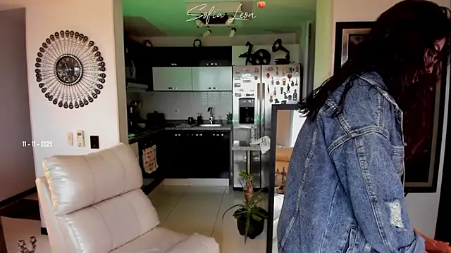 Snapshot of sofiasexhot chatting on 11.11.25 sofiasexhot online show from 11.11.25