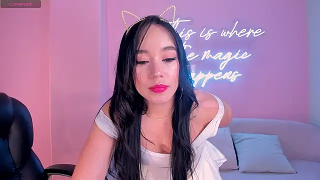 ZaraKafruni online show from 02.10.26